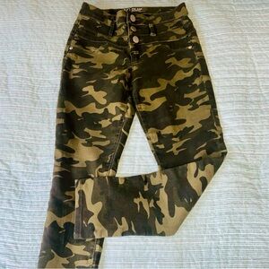 NOBO Mid-rise Skinny Camo Jeans